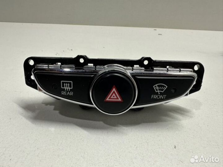 Включатель аварийной сигнализации передний Hyundai