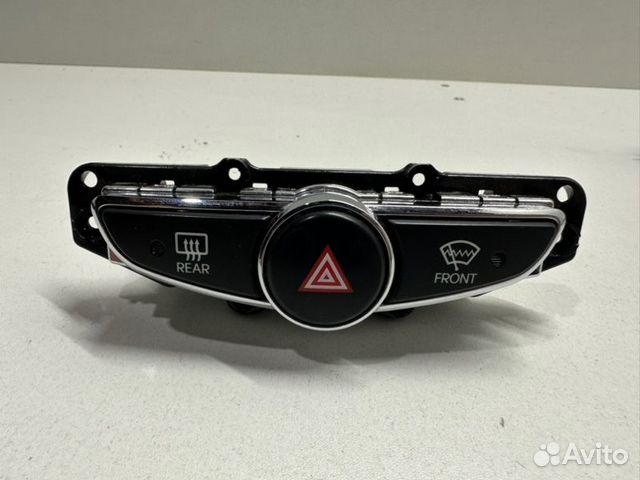 Включатель аварийной сигнализации передний Hyundai
