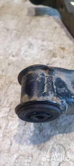 Рычаг передний правый нижний A9063304107