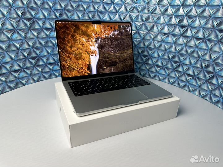 MacBook Pro 14 2021 16/1Tb рст, Silver, 125 циклов