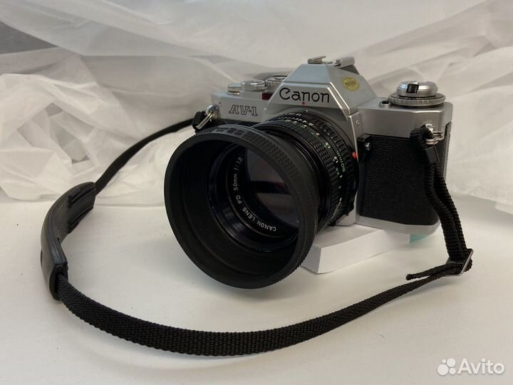 Плёночный зеркальный фотоаппарат Canon AV-1