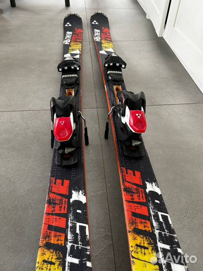 Продаю горные лыжи