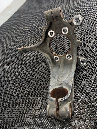 Кулак поворотный передний правый Nissan X-Trail