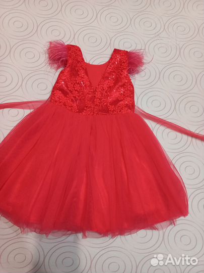 Нарядное платье р. 104