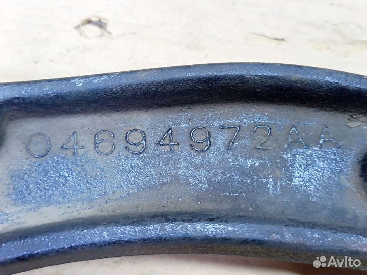 Рычаг передний правый Chrysler Voyager IV