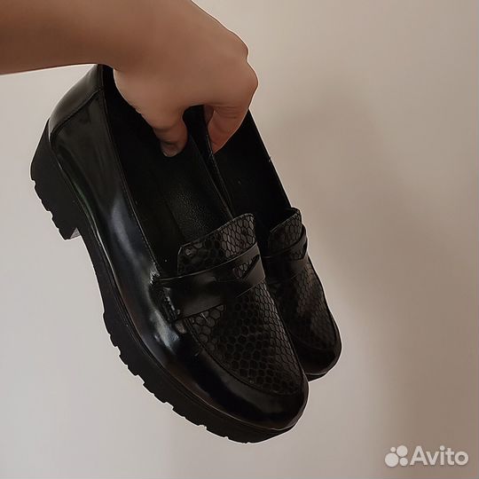 Лоферы женские 37 р