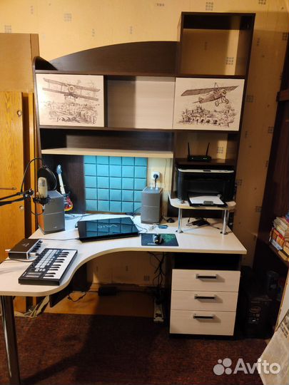 Компьютерный стол