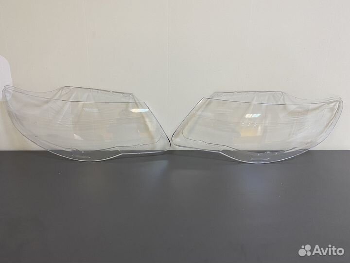 Стекло фары Volkswagen Touareg 2006-2010 г.в