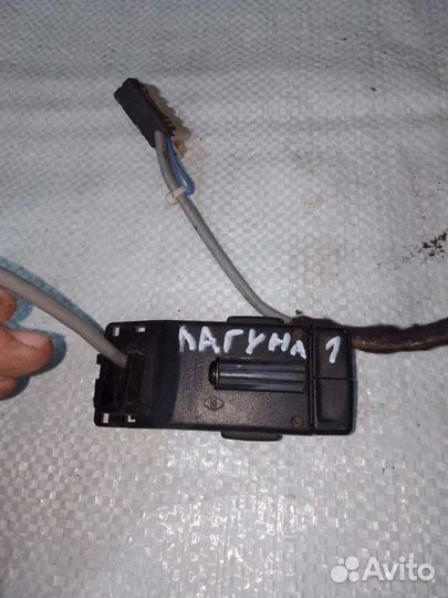 Подрулевой переключатель музыки Renault Laguna 1