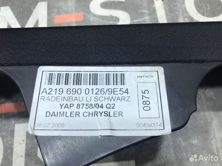 Обшивка салона задняя левая Mercedes-Benz