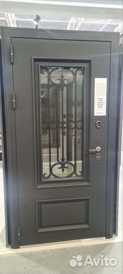 Дверь в частный дом с терморазрывом