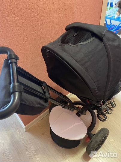 Велосипед трехколесный lamborghini почти новый