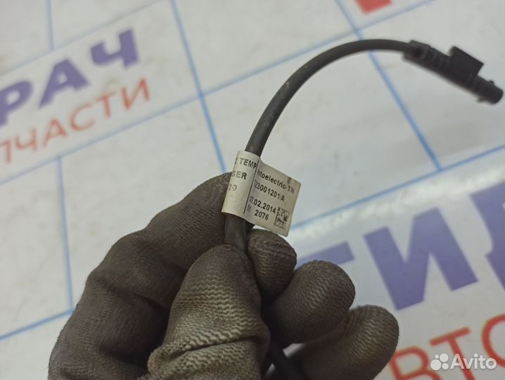 Датчик температуры охлаждающей жидкости Mercedes-B