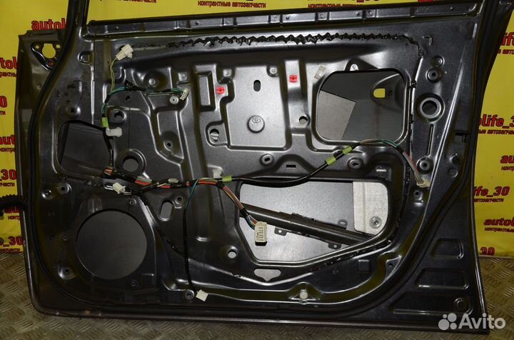 Дверь передняя правая Toyota Auris