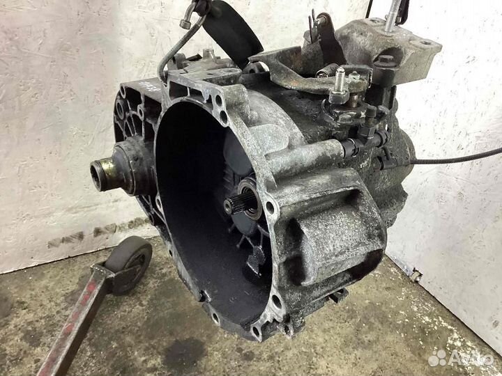 МКПП (механическая коробка переключения передач) V