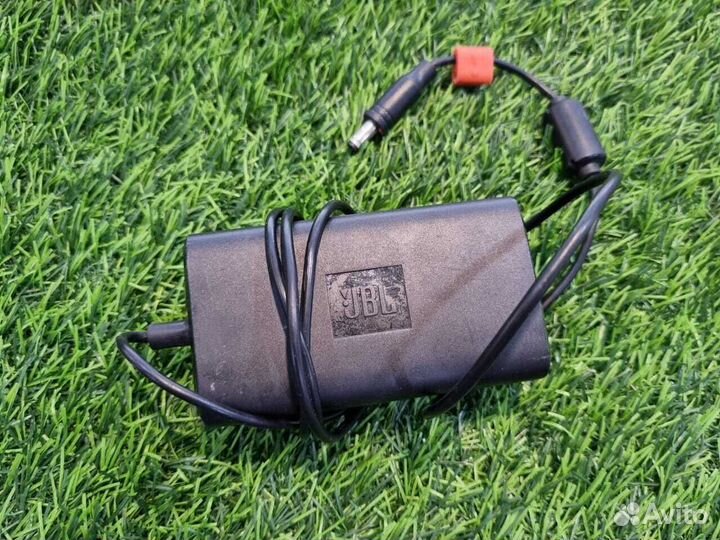 Портативная колонка JBL xtreme 2