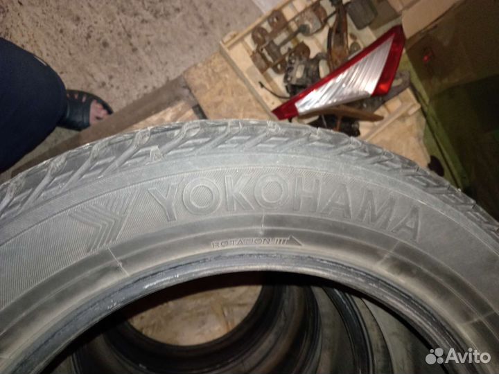 Yokohama IceGuard Stud IG65 215/60 R17
