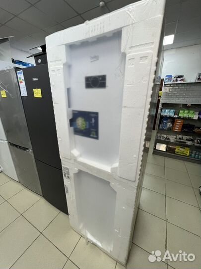 Морозильная камера Beko 172см Новая No Frost