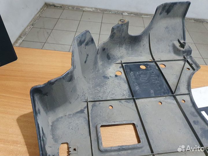 Защита ниши запаски левая тойота приус 20 2007 год