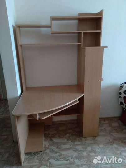Компьютерный стол
