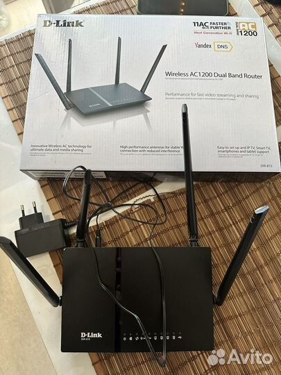 Wi-Fi роутер D-Link DIR-815