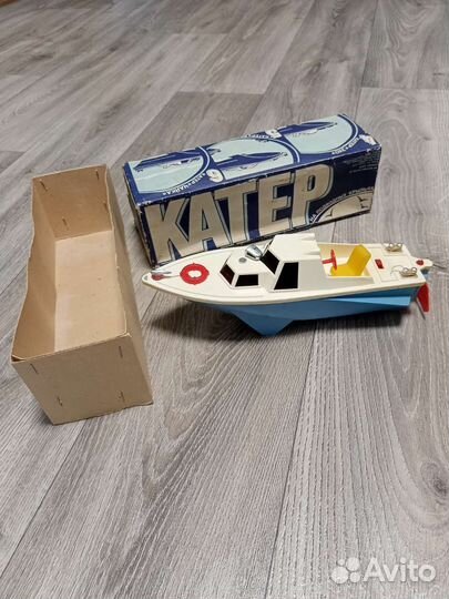 Детская игрушка катер Чайка