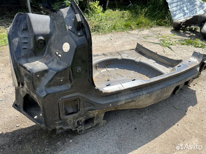 Задняя панель Ford Focus 3