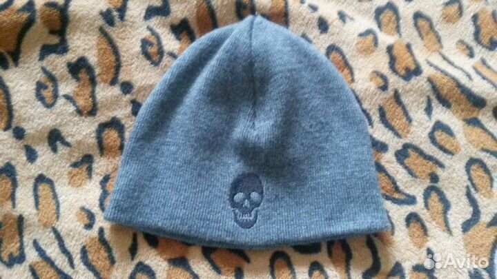 Шапка с черепом