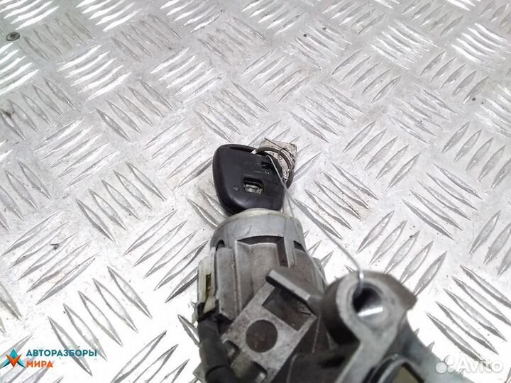 Замок зажигания Toyota Yaris P1 рест. 2004