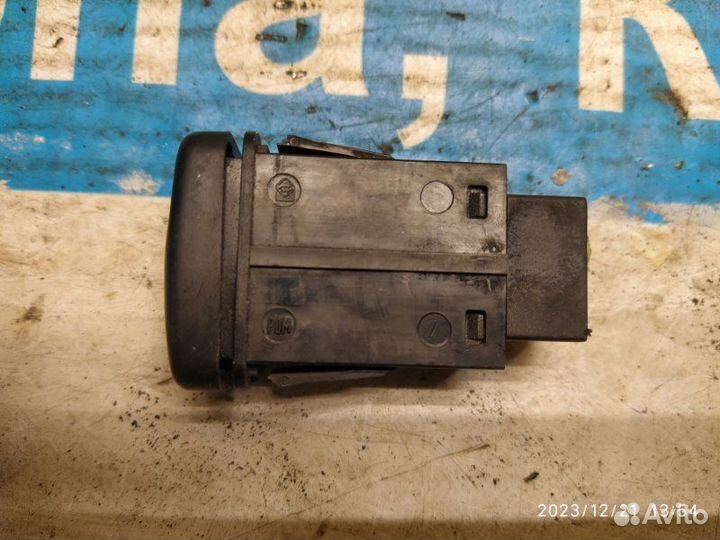 Кнопка обогрева заднего стекла Mazda 323 BA 94-98