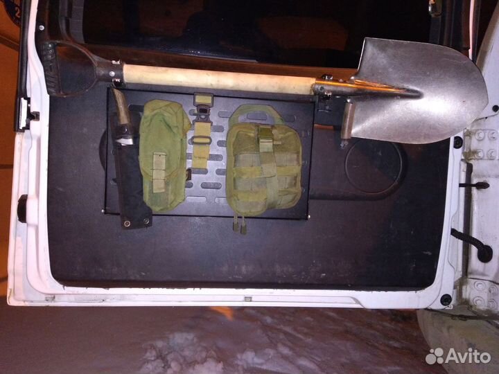 Полка-столик на заднюю дверь тагер-корандо