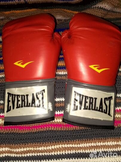 Боксёрские перчатки Everlast