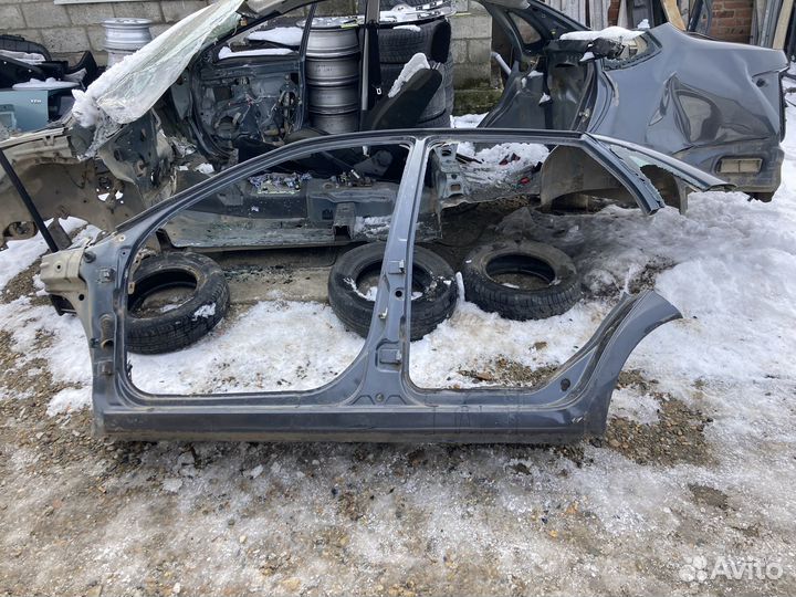 Левая сторона, левый порог со стойкой Лада Гранта