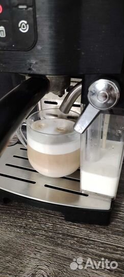 Кофеварка рожковая Redmond RCM-1511 черный