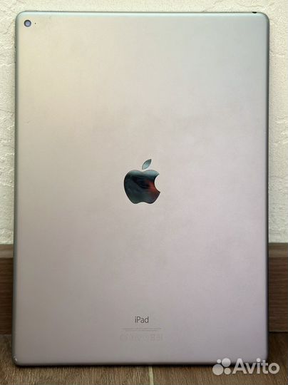 iPad pro 12.9 2016 (256gb) Wi-fi+ клавиатура Apple
