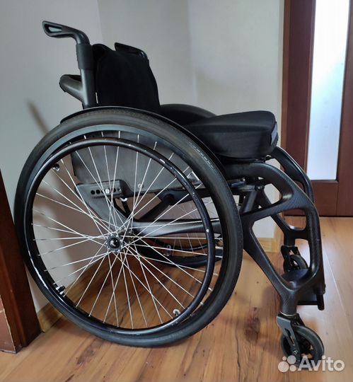 Инвалидная кресло-коляска активного типа