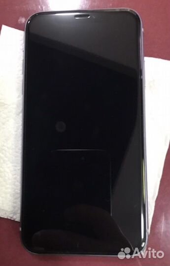 Телефон iPhone 11