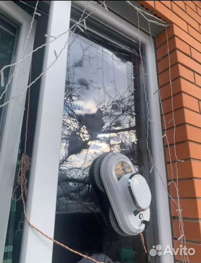 Робот Мойщик окон, зеркал, витрин, плитки в аренду