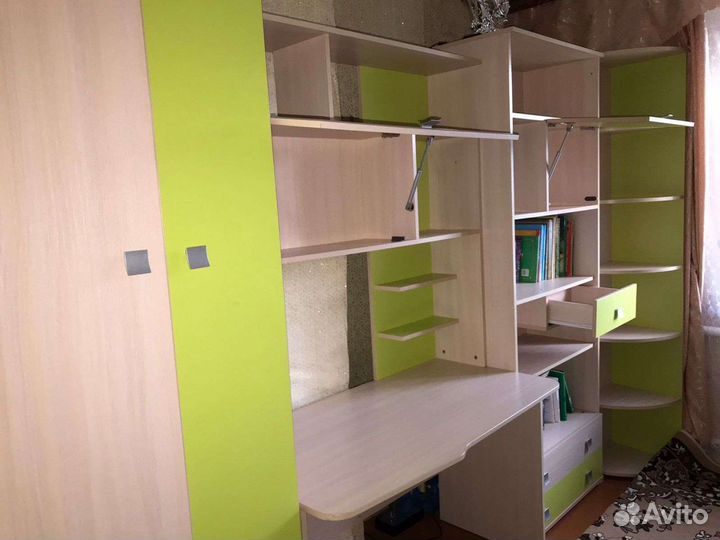 Спальный гарнитур +кровать