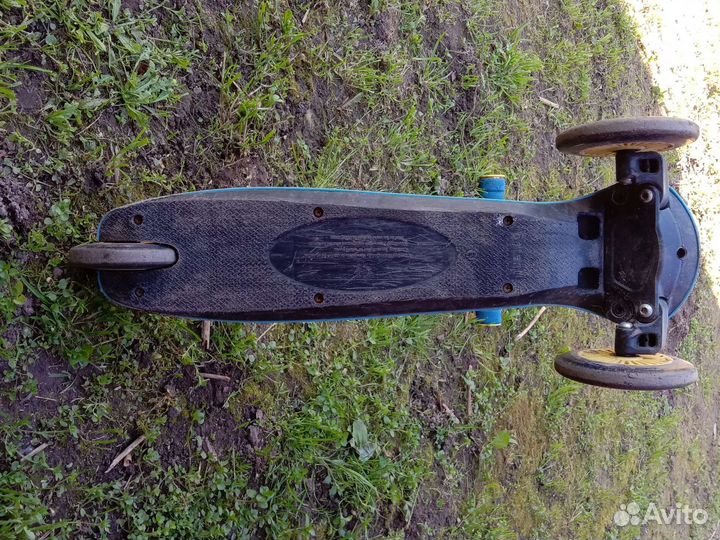 Детский самокат(трёхколёстный)