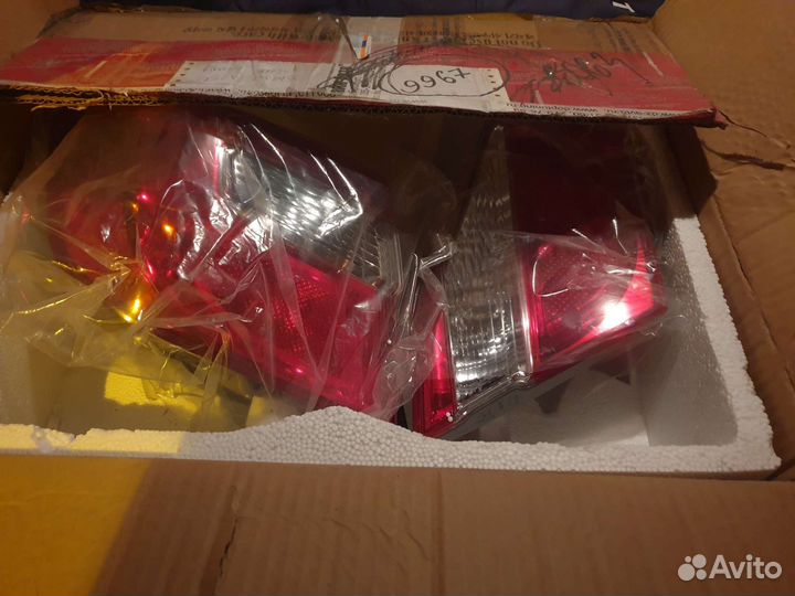 Фонарь задний наружний левый Camry V50