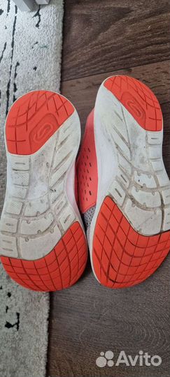 Кроссовки для девочки