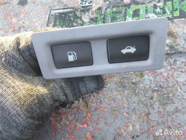 Кнопка бака Lexus Ls600 UVF45 2UR-FSE 2011
