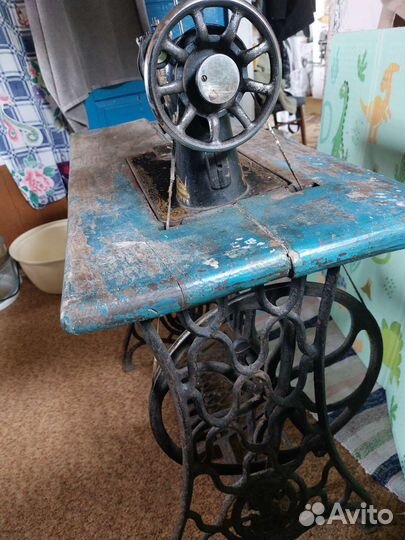 Швейная машинка зингер