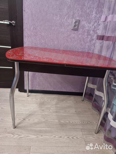 Кухонный стол стеклянный