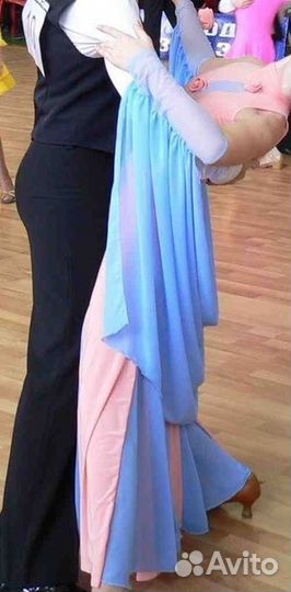 Продаю комплект бальных платьев для Юниоров-1