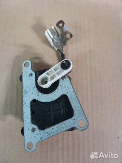 Мотор заслонки печки Хундай Соната