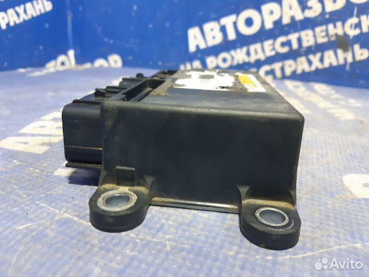 Блок управления airbag Chevrolet Cruze седан F16D3