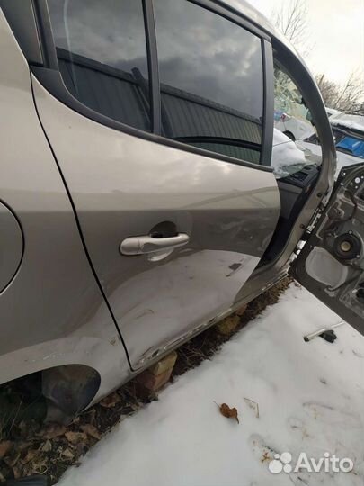 Рено Меган 3 дверь