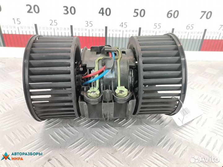 Моторчик печки Renault Scenic 3 2011 272109961R